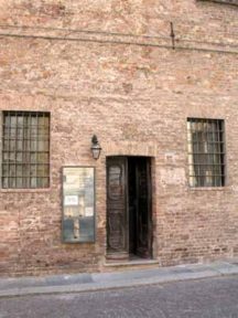 Entrée de la vielle épicerie