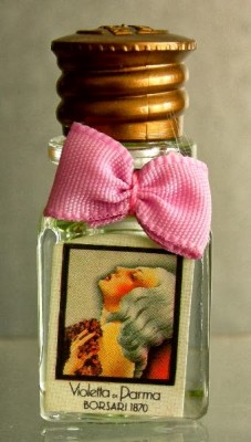 Fonte: www.miniatureperfumesociety.com